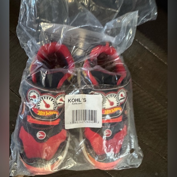 New Hot Wheels light up sneakers Toddler Boy Sz 9 Red Black Race cars 9T - Picture 3 of 14